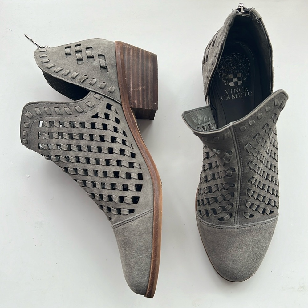 Vince Camuto Phortiena Suede Cutout Booties in Greystone Size 8